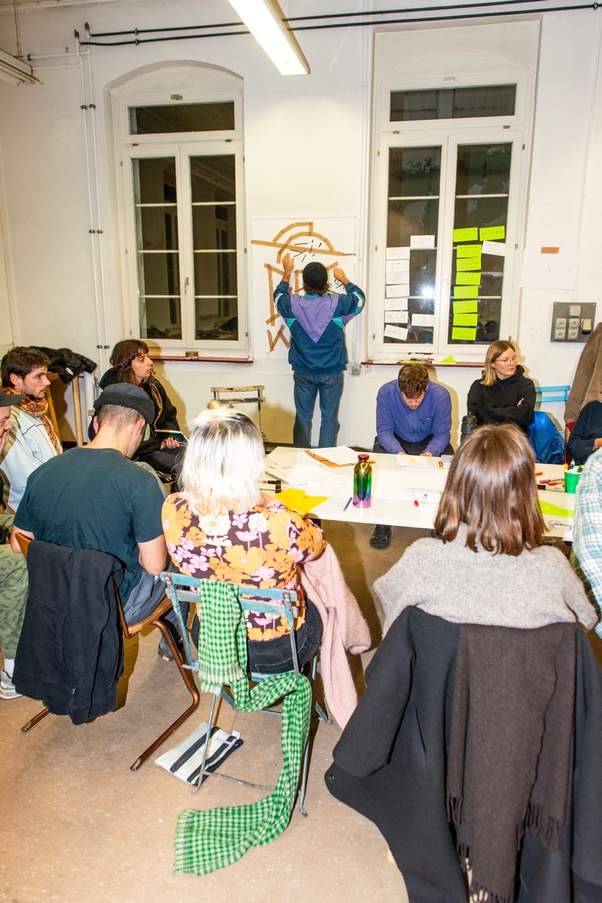 Spät in einer Sitzung.