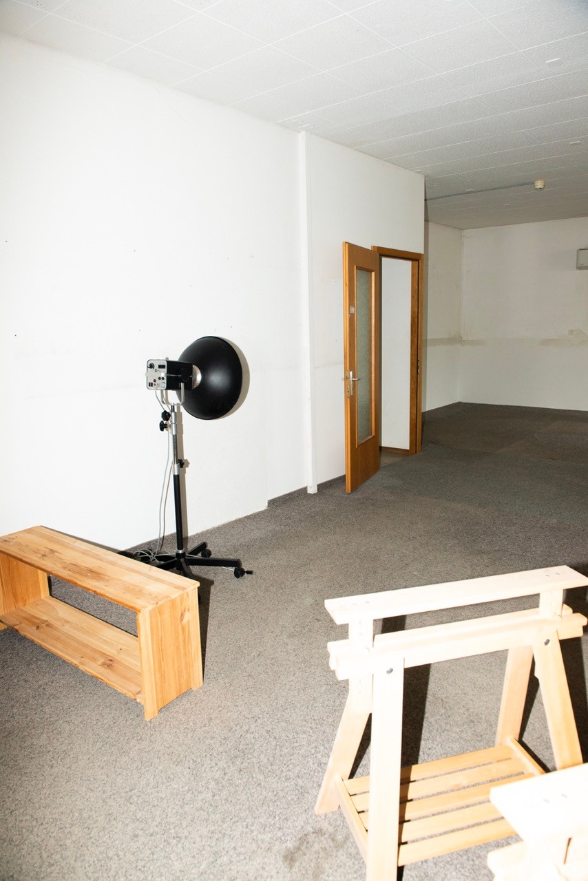 Ateliers bald spot on.