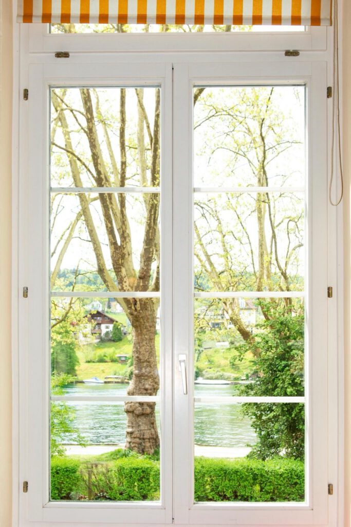 Blick durchs Fenster